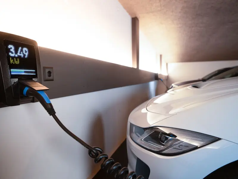 Wallbox Pulsar Plus mounted in double garage in Castle Hill